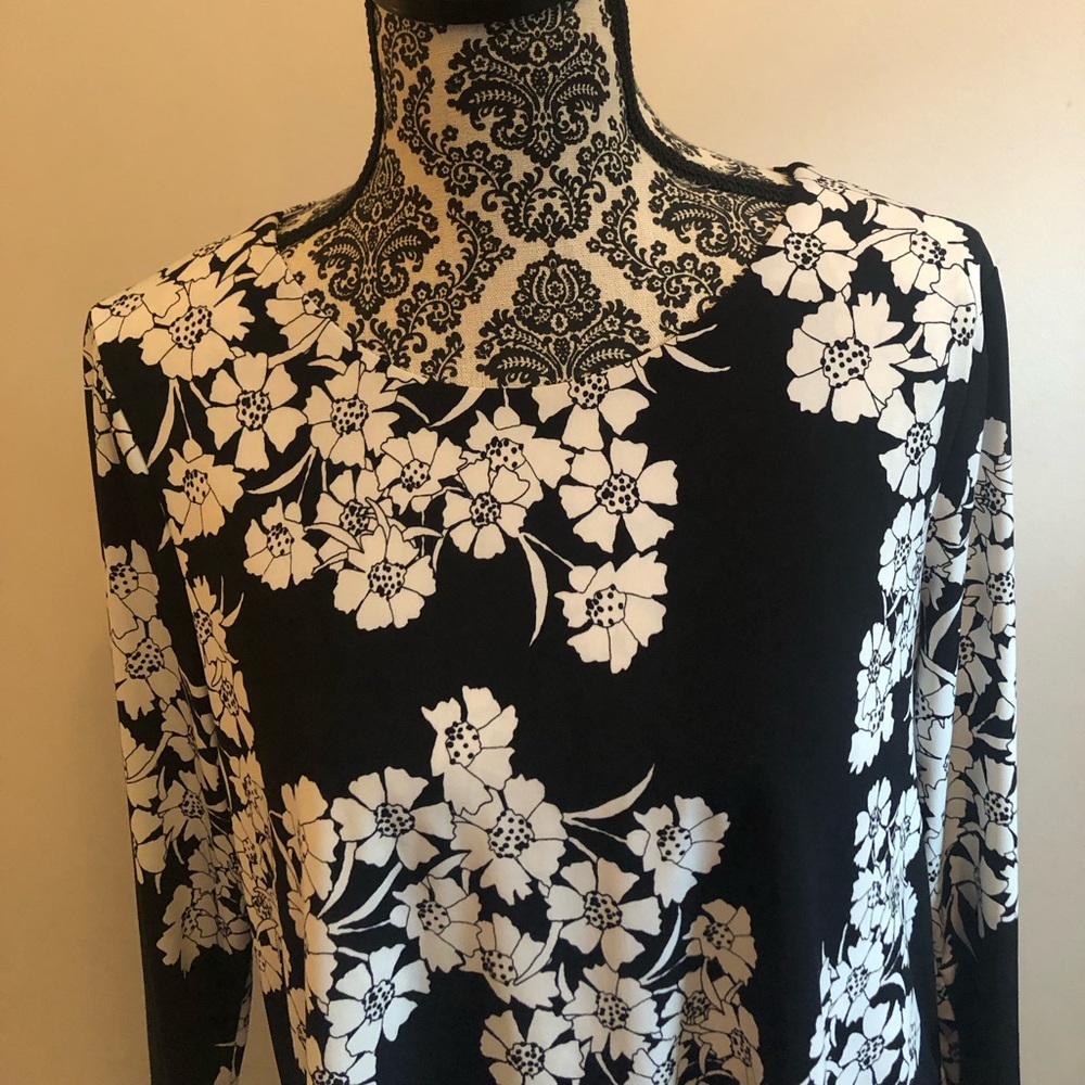 Vince Camuto Black and White Floral Tunic